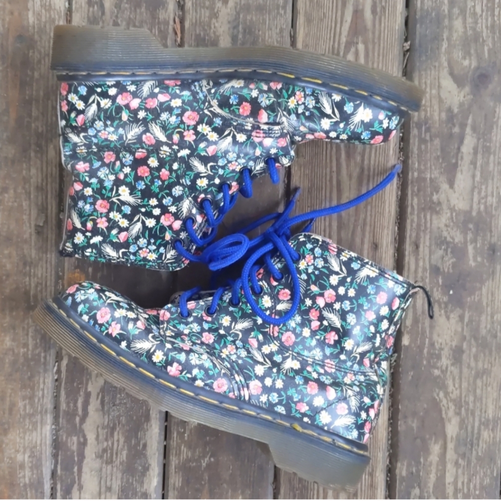 Dr. Martens - Picture 2 of 10